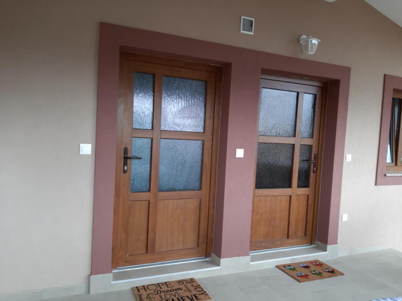 Apartman Deni Peroj Exterior foto