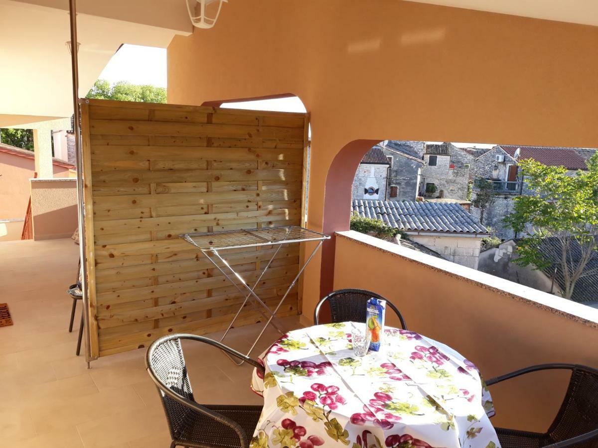 Apartman Deni Peroj Exterior foto